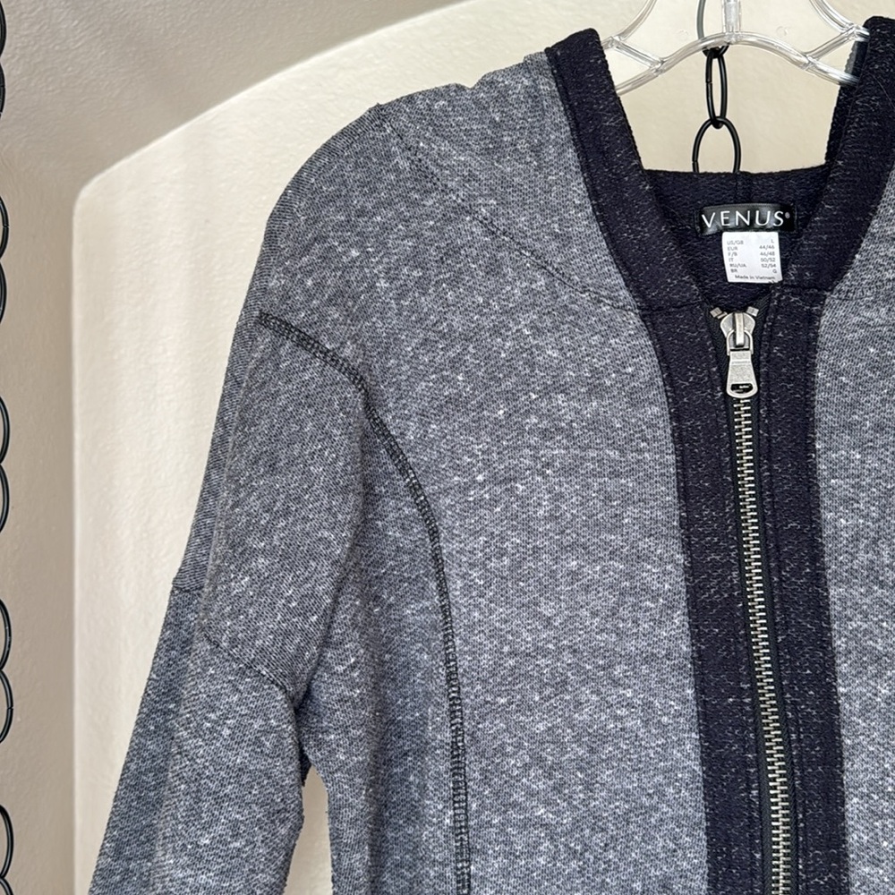 VENUS Tunic Length Zip-Up Hoodie
Jacket, size L - Picture 3 of 16